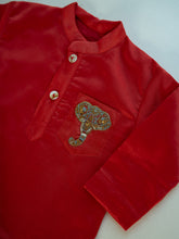 गैलरी व्यूवर में इमेज लोड करें, Royal Elephant | Boys Chanderi Silk Kurta and Pyjama | Red