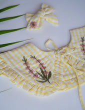 Load image into Gallery viewer, Detachable Collar and Hair Bow set - Yellow Check