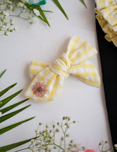 Load image into Gallery viewer, Detachable Collar and Hair Bow set - Yellow Check