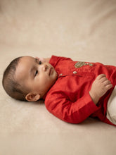 गैलरी व्यूवर में इमेज लोड करें, Royal Elephant | Boys Chanderi Silk Kurta and Pyjama | Red