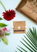 गैलरी व्यूवर में इमेज लोड करें, Handmade Crochet Flower Rakhi for Infants and Kids | Off White