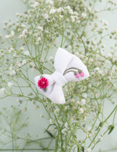 गैलरी व्यूवर में इमेज लोड करें, Newborn Mini Bow White | Hand Embroidered