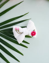 गैलरी व्यूवर में इमेज लोड करें, Newborn Mini Bow White | Hand Embroidered