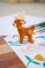 गैलरी व्यूवर में इमेज लोड करें, Woodland Wonder | Little Deer Felt Toy