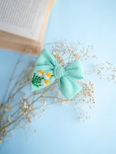 Load image into Gallery viewer, Daisy Delight Knot HairClip for Girls