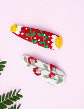 गैलरी व्यूवर में इमेज लोड करें, Christmas Tic Tac Hair Clips | Merry Minis