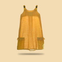 गैलरी व्यूवर में इमेज लोड करें, A beautiful deep yellow extendable shift dress.