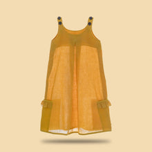 गैलरी व्यूवर में इमेज लोड करें, A beautiful deep yellow extendable shift dress.
