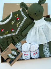 गैलरी व्यूवर में इमेज लोड करें, Olive the Bunny Newborn Baby Gift Set
