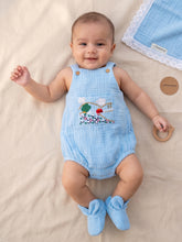 गैलरी व्यूवर में इमेज लोड करें, Little Countryside Playsuit | Cotton Muslin Baby Romper | Blue
