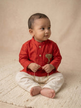 गैलरी व्यूवर में इमेज लोड करें, Royal Elephant | Boys Chanderi Silk Kurta and Pyjama | Red
