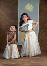 गैलरी व्यूवर में इमेज लोड करें, Royal Elephant Embroidery Skirt and Top Set | Off-White &amp; Gold Stripes
