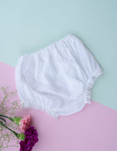 गैलरी व्यूवर में इमेज लोड करें, Organic Cotton Mul Baby Bloomers | Lace Diaper Cover| White
