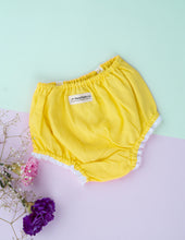 गैलरी व्यूवर में इमेज लोड करें, Organic Cotton Mul Baby Bloomers | Lace Diaper Cover| Yellow
