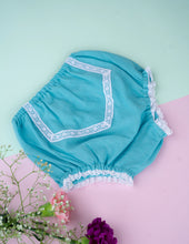 गैलरी व्यूवर में इमेज लोड करें, Organic Cotton Mul Baby Bloomers | Lace Diaper Cover| Blue
