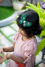 गैलरी व्यूवर में इमेज लोड करें, Green Meadow Butterfly Hair Clip for Girls | Handmade
