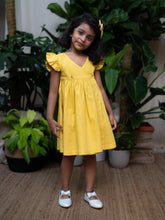 गैलरी व्यूवर में इमेज लोड करें, Organic Flutter Sleeve Wrap dress - Baby Yellow
