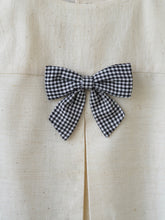 गैलरी व्यूवर में इमेज लोड करें, Elegant Vintage kora white frock with a cute bow on it.
